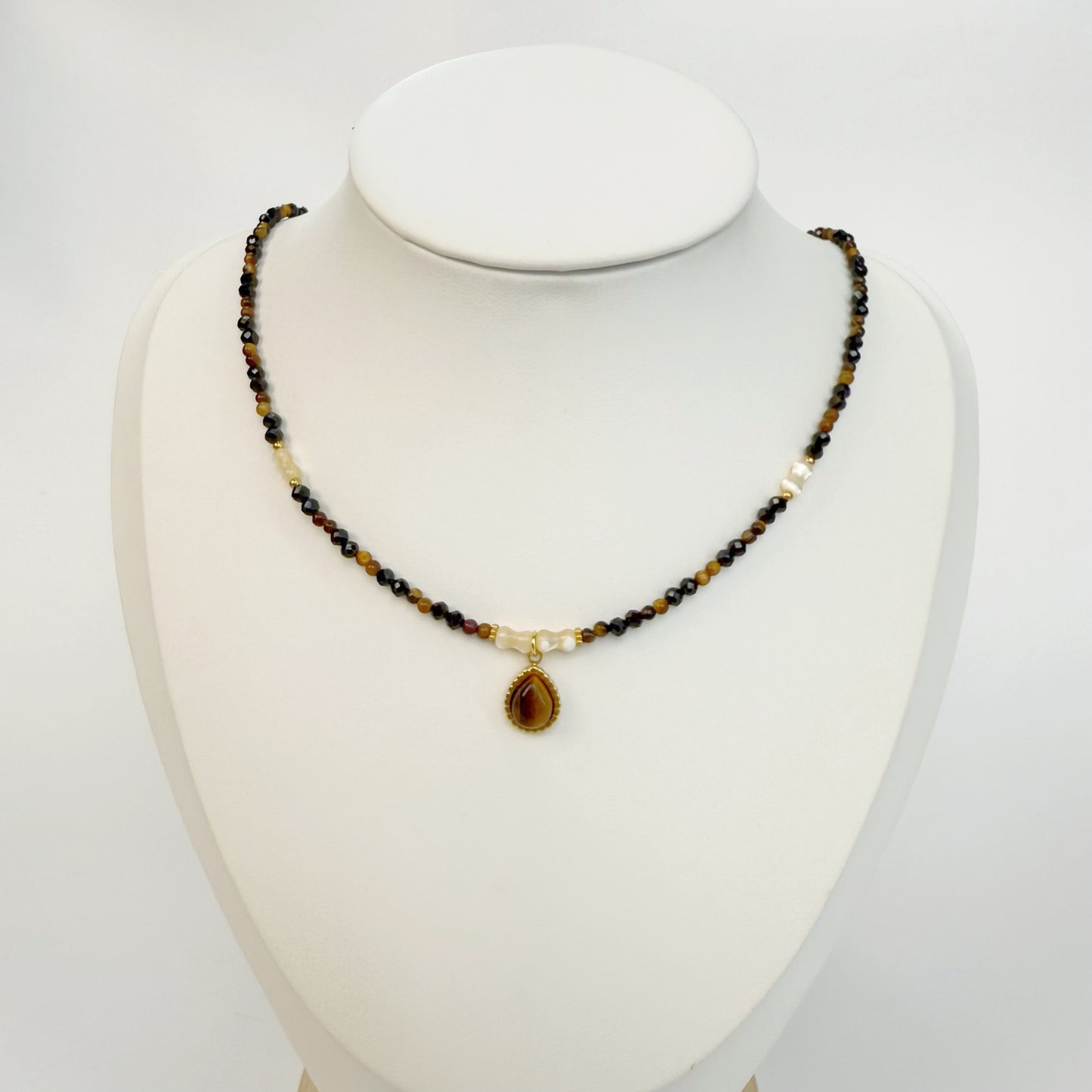 Tiger Eye & Shell Bead Choker with Teardrop Pendant – Boho Natural Elegance